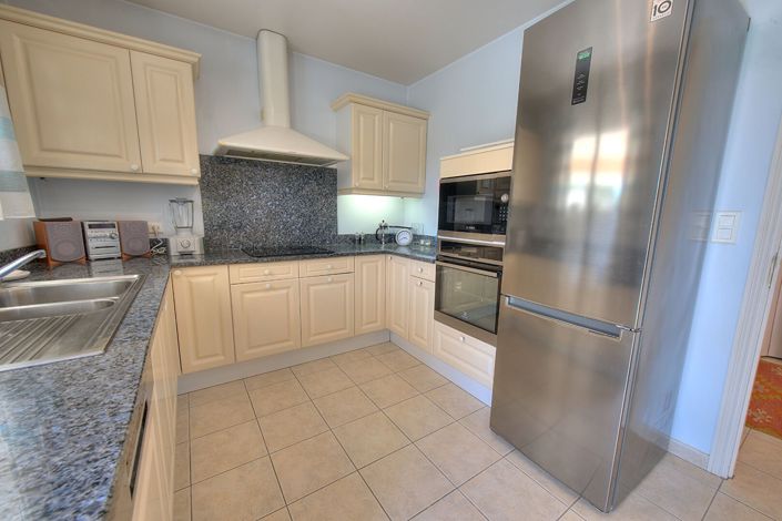 Image No.11-3 Bed House for sale