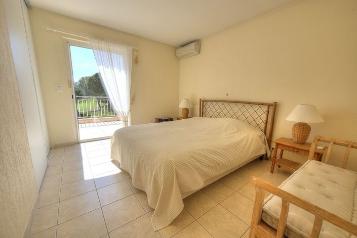 Image No.17-3 Bed House for sale