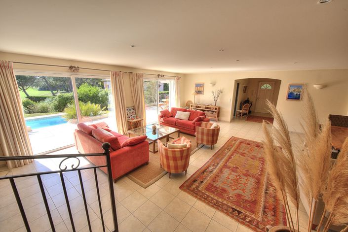 Image No.6-3 Bed House for sale