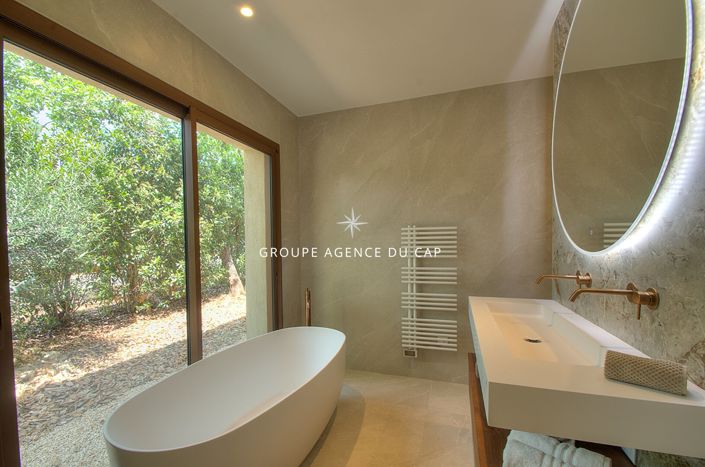 Image No.12-4 Bed House for sale