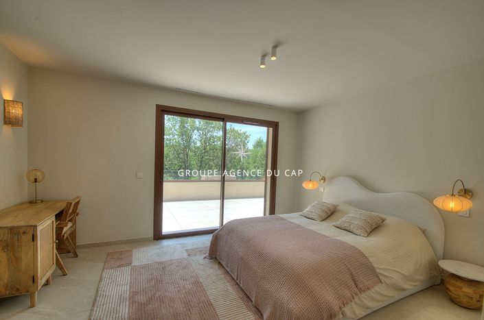 Image No.16-4 Bed House for sale