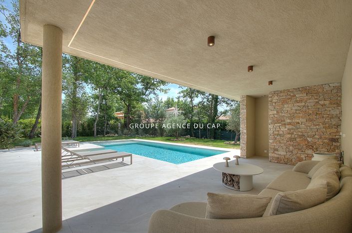 Image No.2-4 Bed House for sale