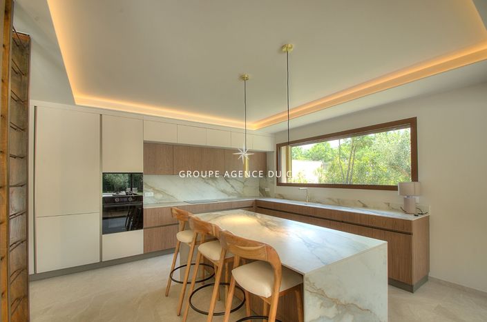 Image No.7-4 Bed House for sale