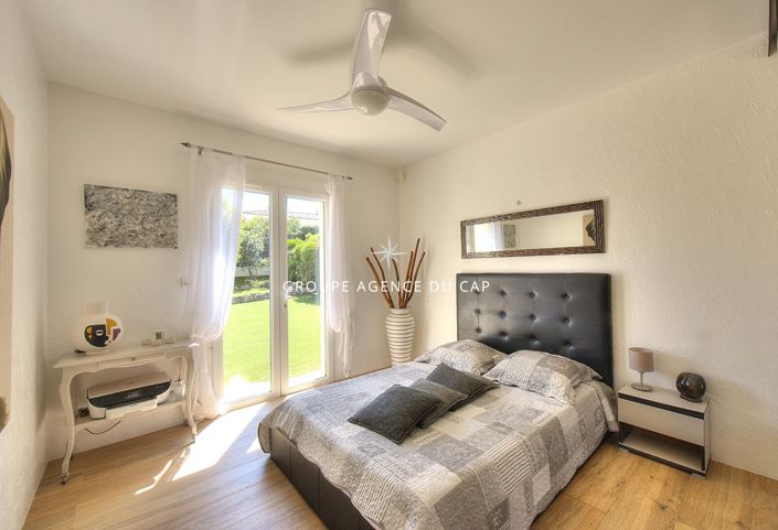 Image No.10-4 Bed House for sale