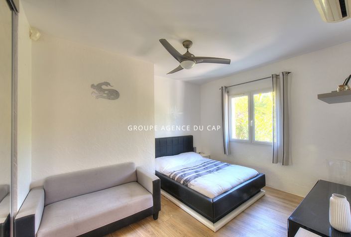 Image No.12-4 Bed House for sale