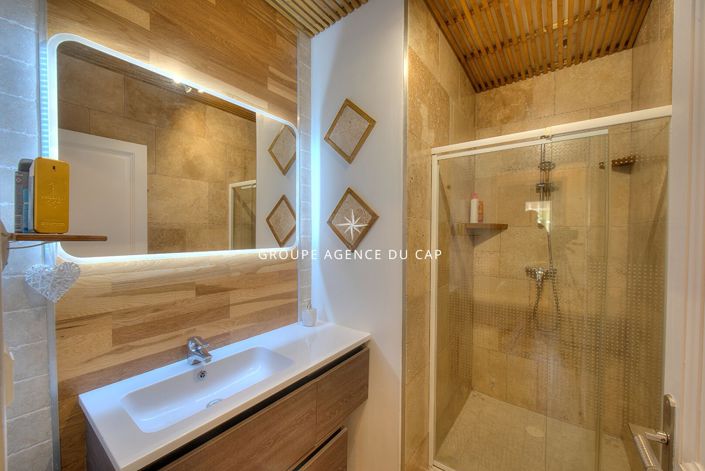 Image No.15-4 Bed House for sale