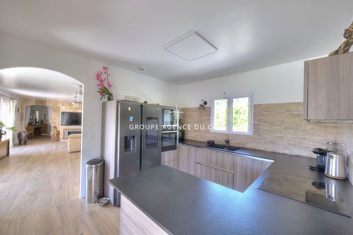 Image No.8-4 Bed House for sale