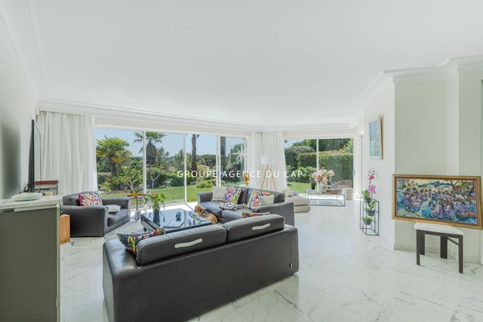 Image No.4-5 Bed House for sale