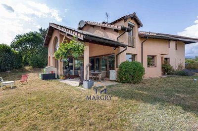 1 - Grilly, Maison