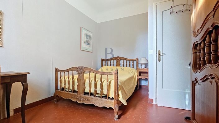 Image No.10-3 Bed House for sale
