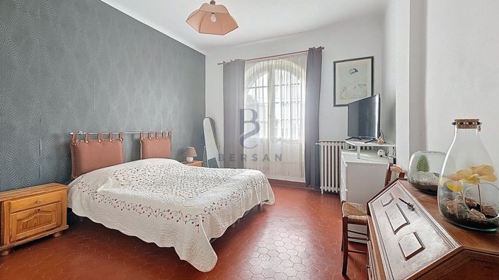 Image No.9-3 Bed House for sale