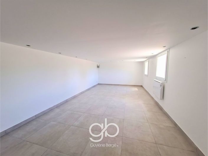 Image No.17-5 Bed House for sale