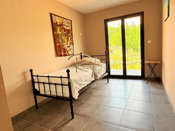 Image No.10-3 Bed House for sale