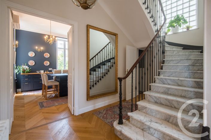 Image No.6-6 Bed House for sale