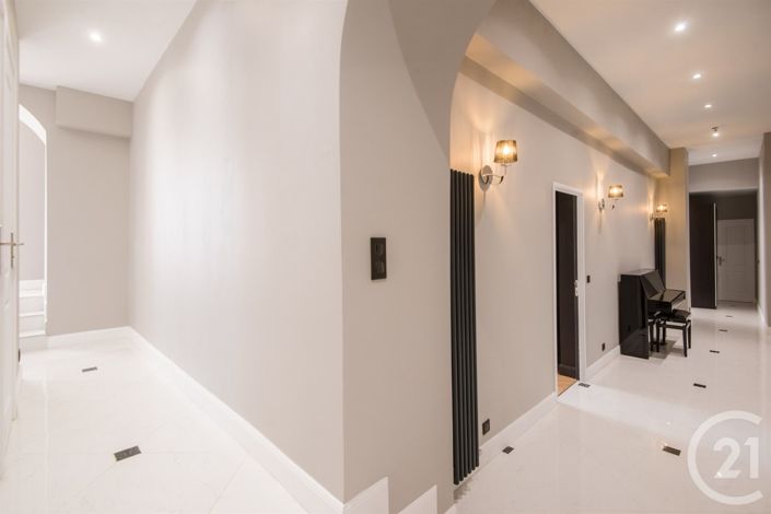 Image No.14-3 Bed Apartment for sale