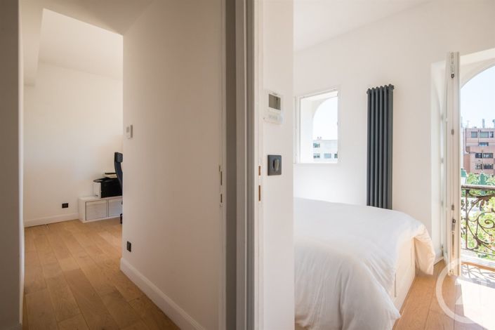 Image No.21-3 Bed Apartment for sale