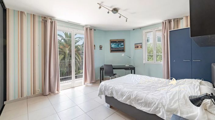 Image No.14-7 Bed House for sale