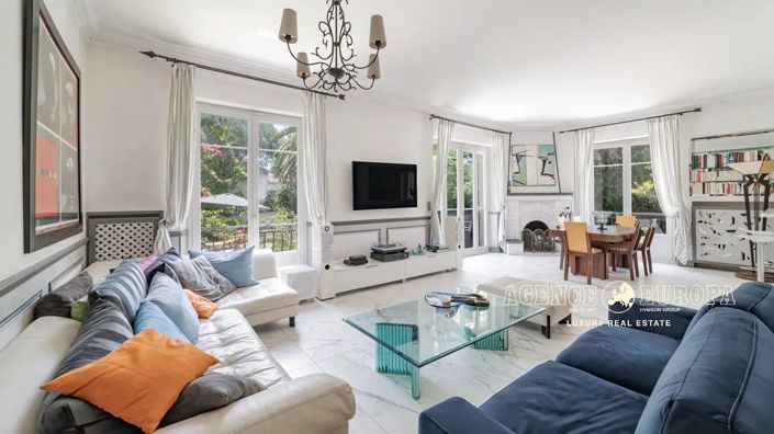 Image No.8-7 Bed House for sale