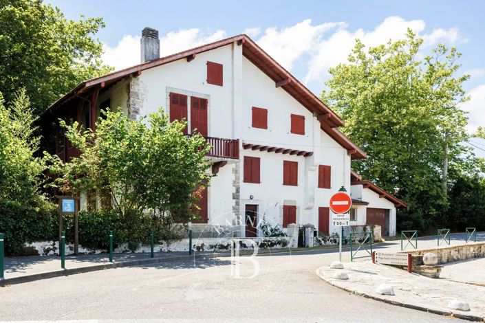 Image No.3-8 Bed House for sale