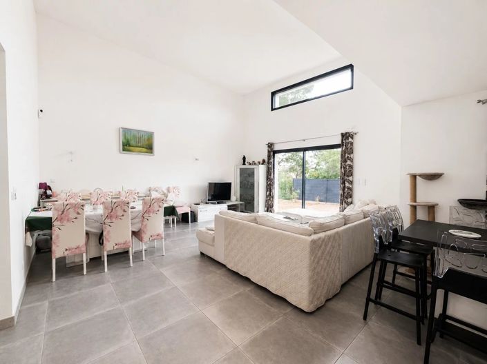 Image No.6-3 Bed House for sale