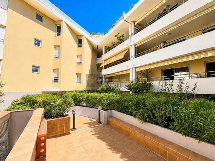 Image No.3-Appartement de 2 chambres à vendre à Saint-Raphael