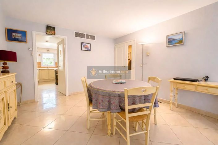 Image No.4-Appartement de 2 chambres à vendre à Saint-Raphael