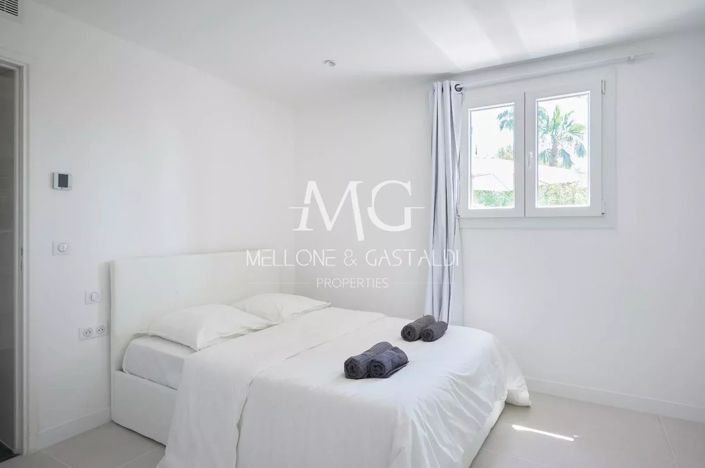 Image No.14-6 Bed House for sale