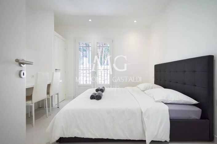 Image No.19-6 Bed House for sale