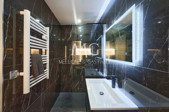 Image No.20-6 Bed House for sale