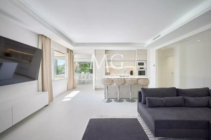 Image No.6-6 Bed House for sale