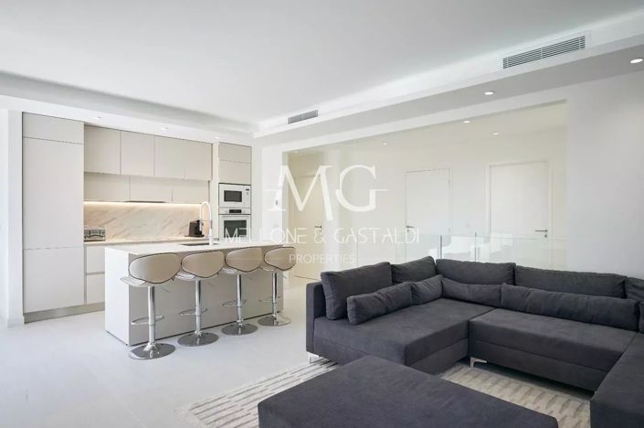 Image No.7-6 Bed House for sale