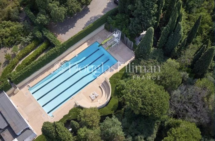Image No.5-20 Bed House for sale