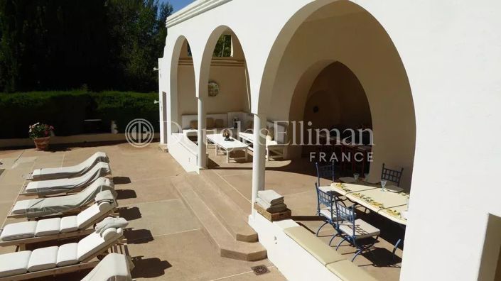 Image No.9-20 Bed House for sale