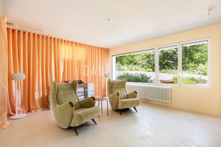 Image No.17-5 Bed House for sale
