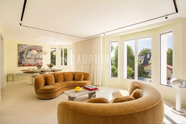 Image No.2-5 Bed House for sale