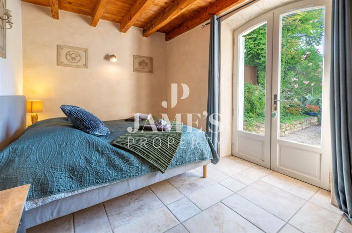 Image No.19-5 Bed House for sale
