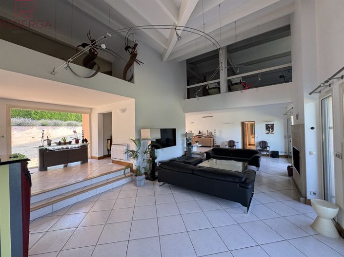 Image No.12-4 Bed House for sale