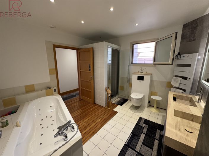 Image No.17-4 Bed House for sale