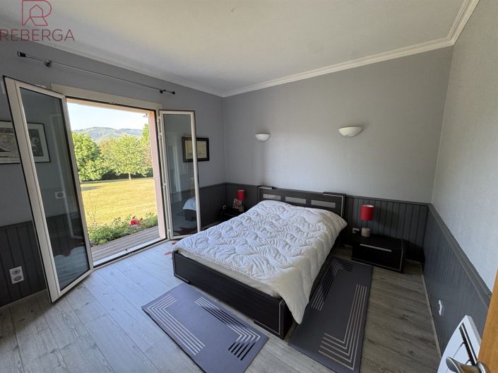 Image No.19-4 Bed House for sale