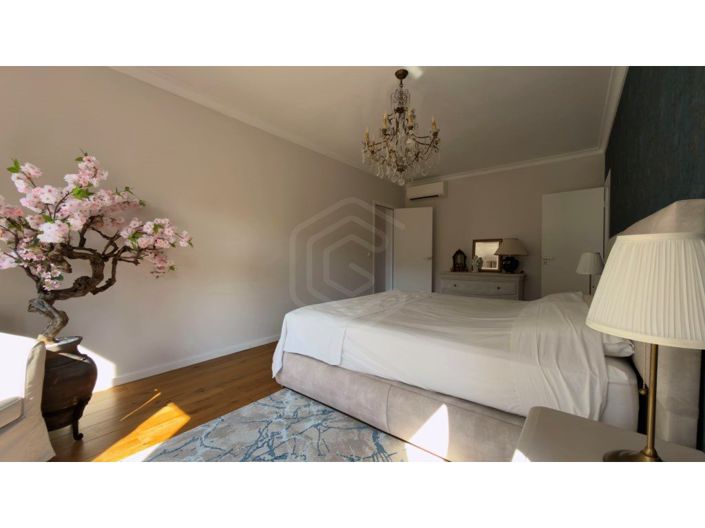Image No.19-5 Bed House for sale