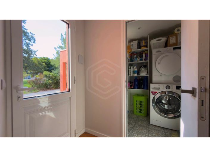 Image No.29-5 Bed House for sale