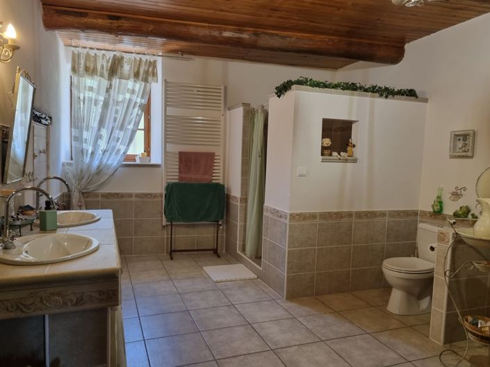 Image No.31-4 Bed House for sale