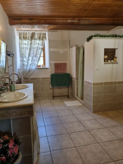Image No.33-4 Bed House for sale
