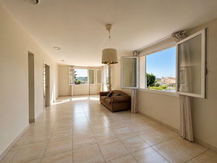 Image No.3-4 Bed House for sale