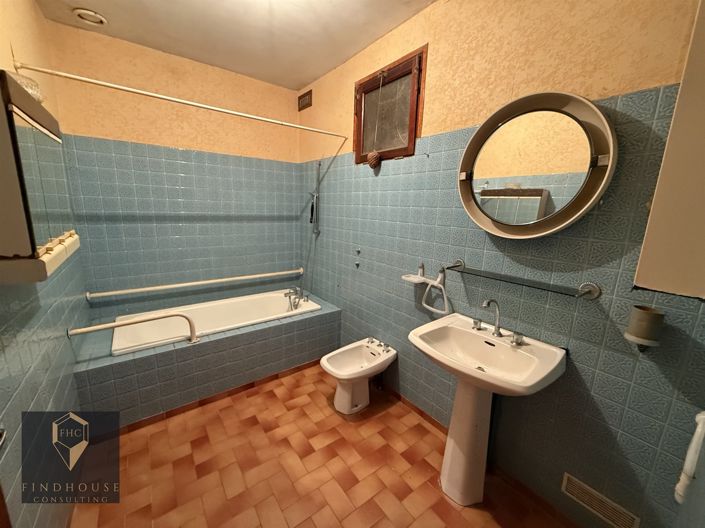 Image No.8-3 Bed House for sale