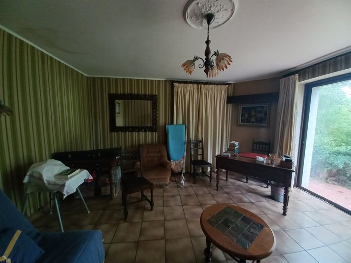 Image No.17-5 Bed House for sale