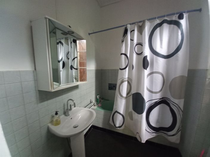 Image No.25-5 Bed House for sale