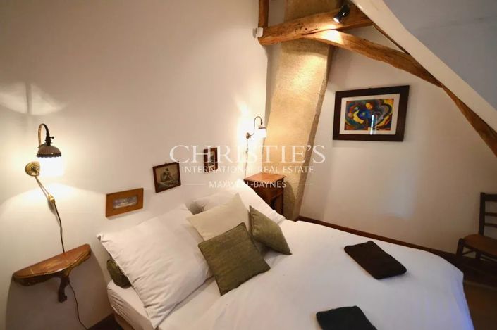 Image No.26-12 Bed House for sale