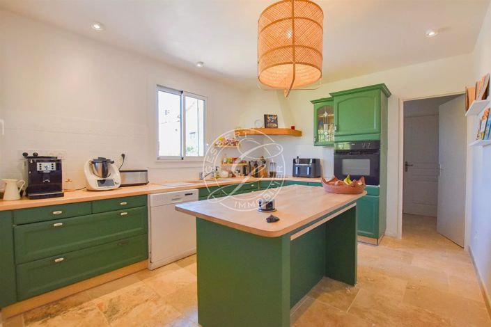 Image No.10-5 Bed House for sale