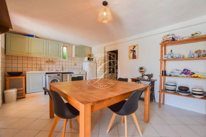 Image No.24-5 Bed House for sale
